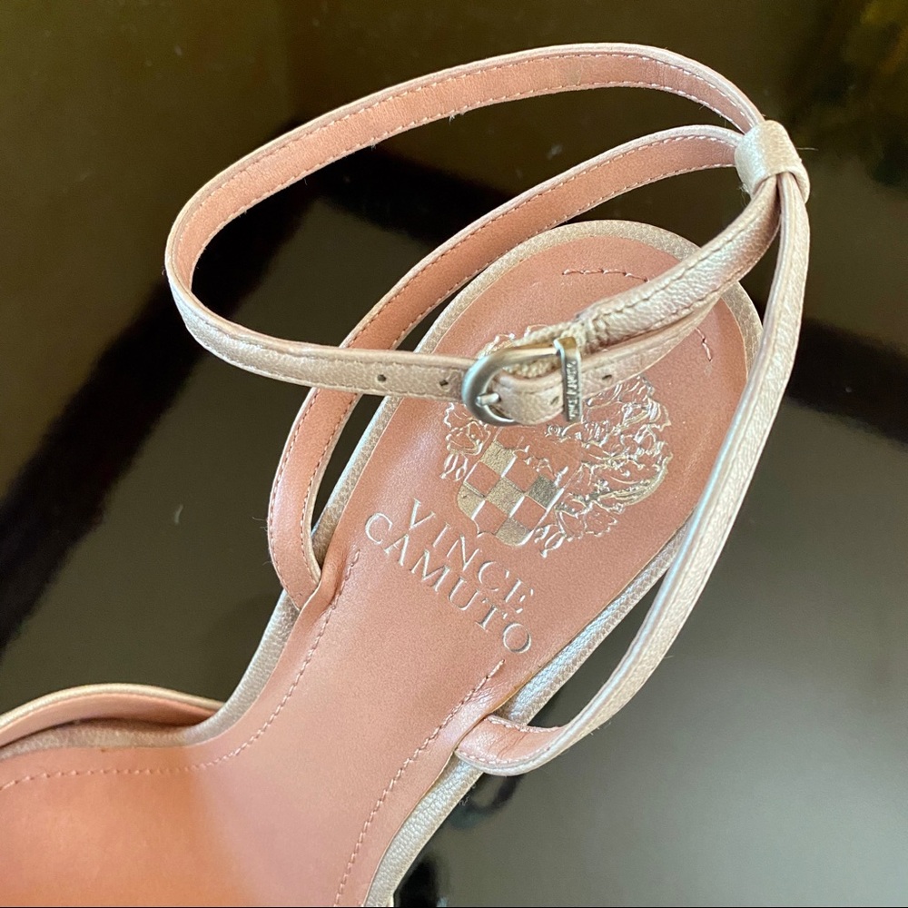 VINCE CAMUTO ANKLE STRAP SANDAL - Picture 4 of 5